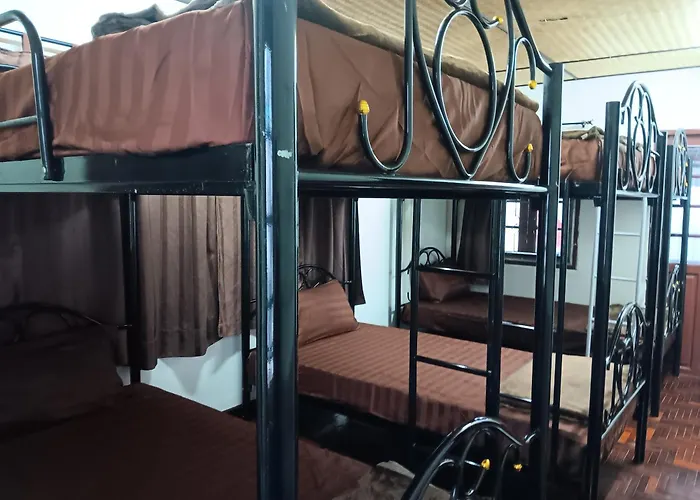 Hug Glur House Tour And Hostel (Adults Only) Chiang Mai